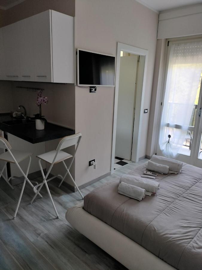 Residence Villa Alba Room Nr 415 加尔多内-里维耶拉 外观 照片